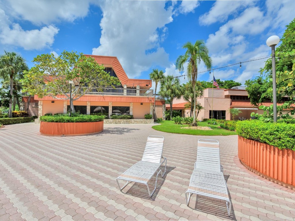 HOLIDAY SPRINGS VILLAGE - Residential