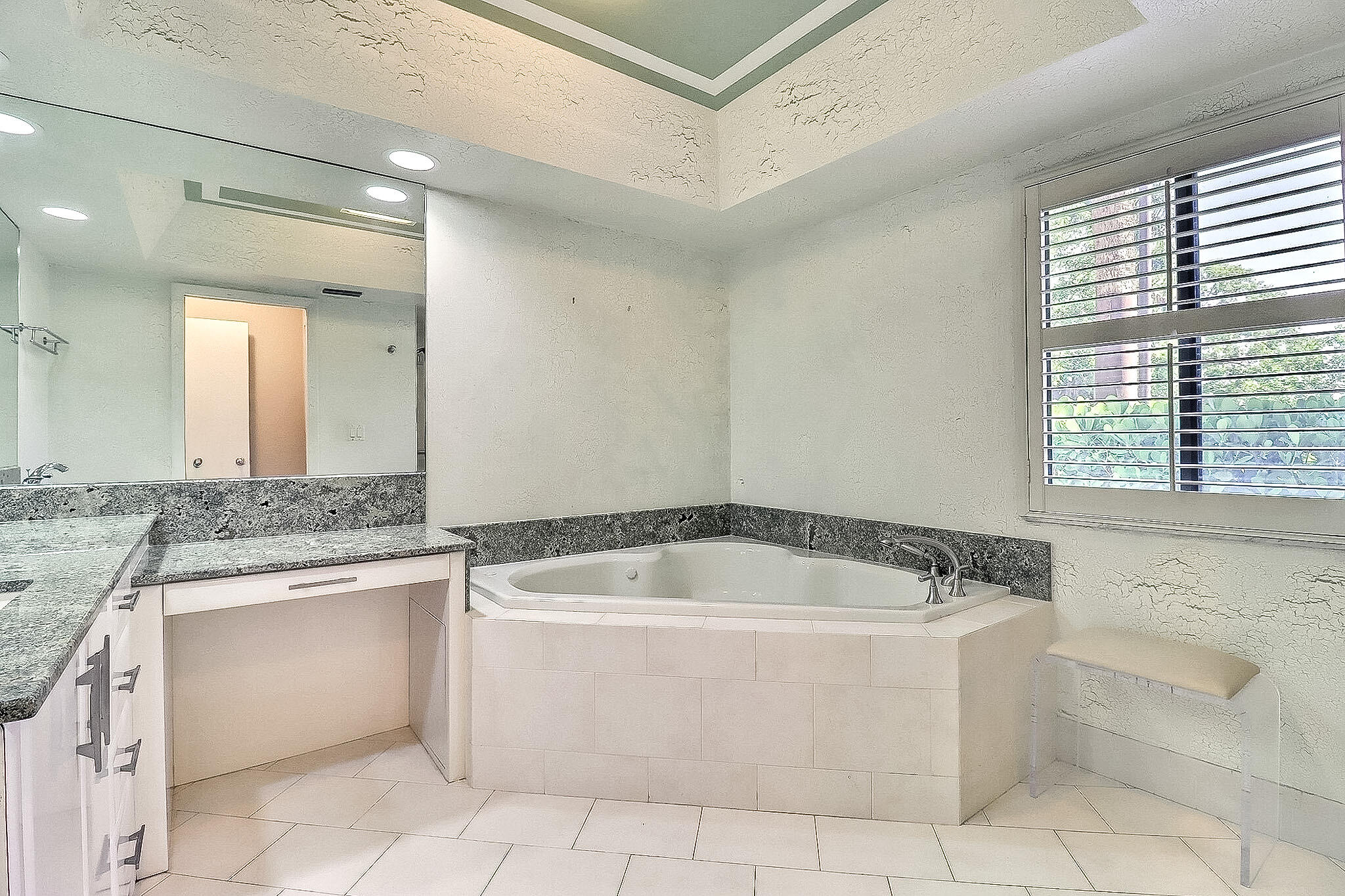 FOUNTAINS SOUTH CONDO 1 - Residential Lease