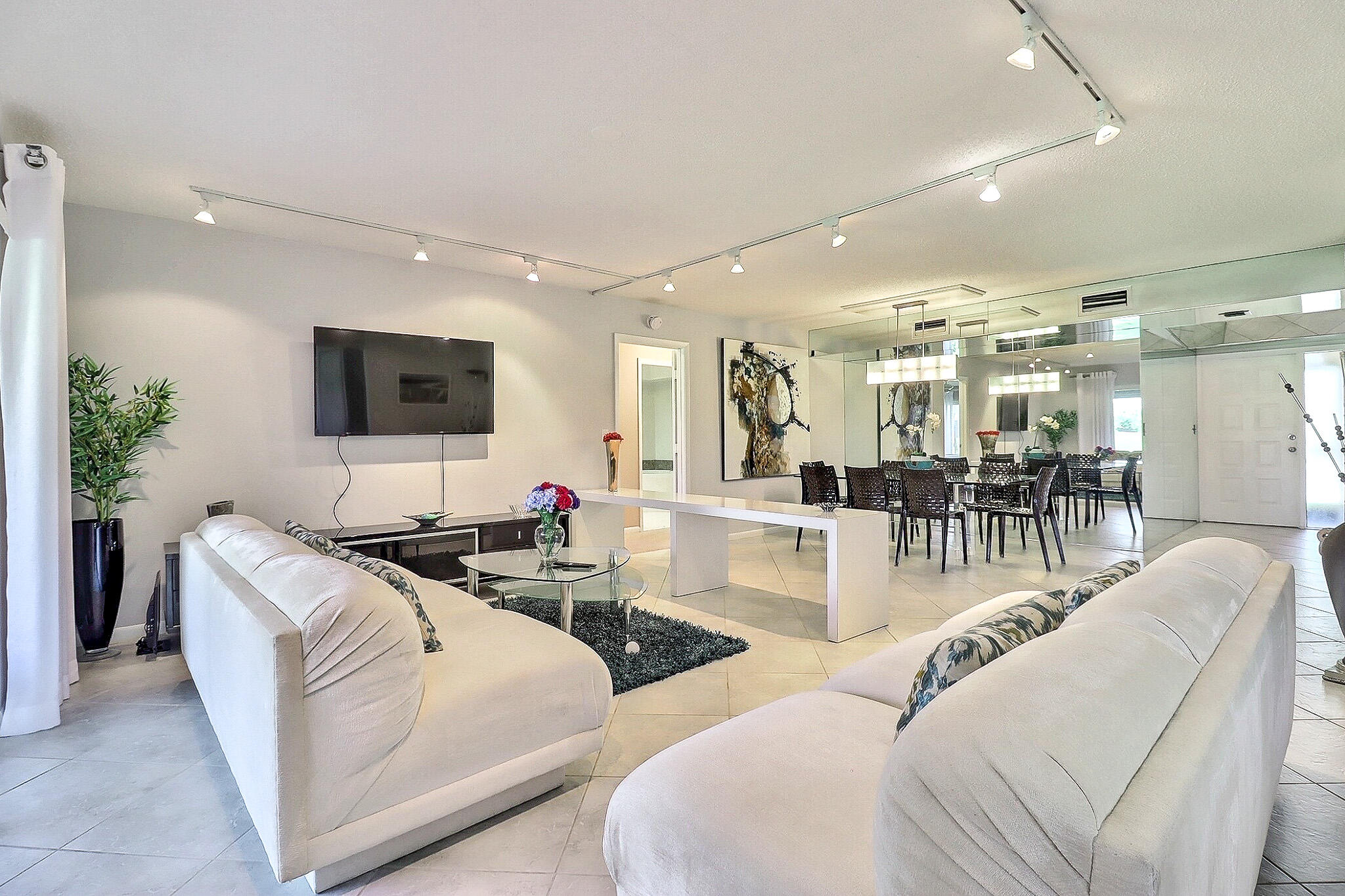 FOUNTAINS SOUTH CONDO 1 - Residential Lease