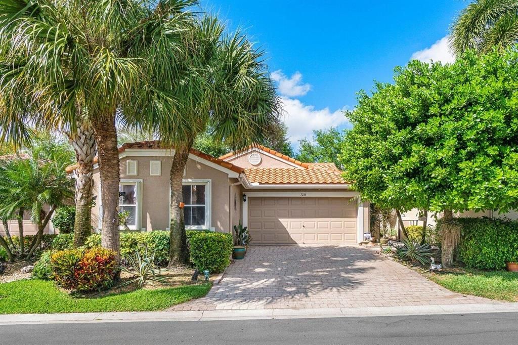 Photo of 7233 Whitfield Avenue, Boynton Beach, FL 33437 (MLS # R10700859)