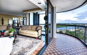 BRAEMAR ISLE CONDO - Residential