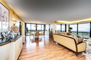 BRAEMAR ISLE CONDO - Residential