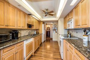 BRAEMAR ISLE CONDO - Residential