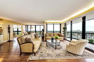 BRAEMAR ISLE CONDO - Residential