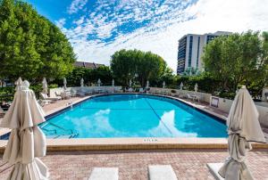 BRAEMAR ISLE CONDO - Residential