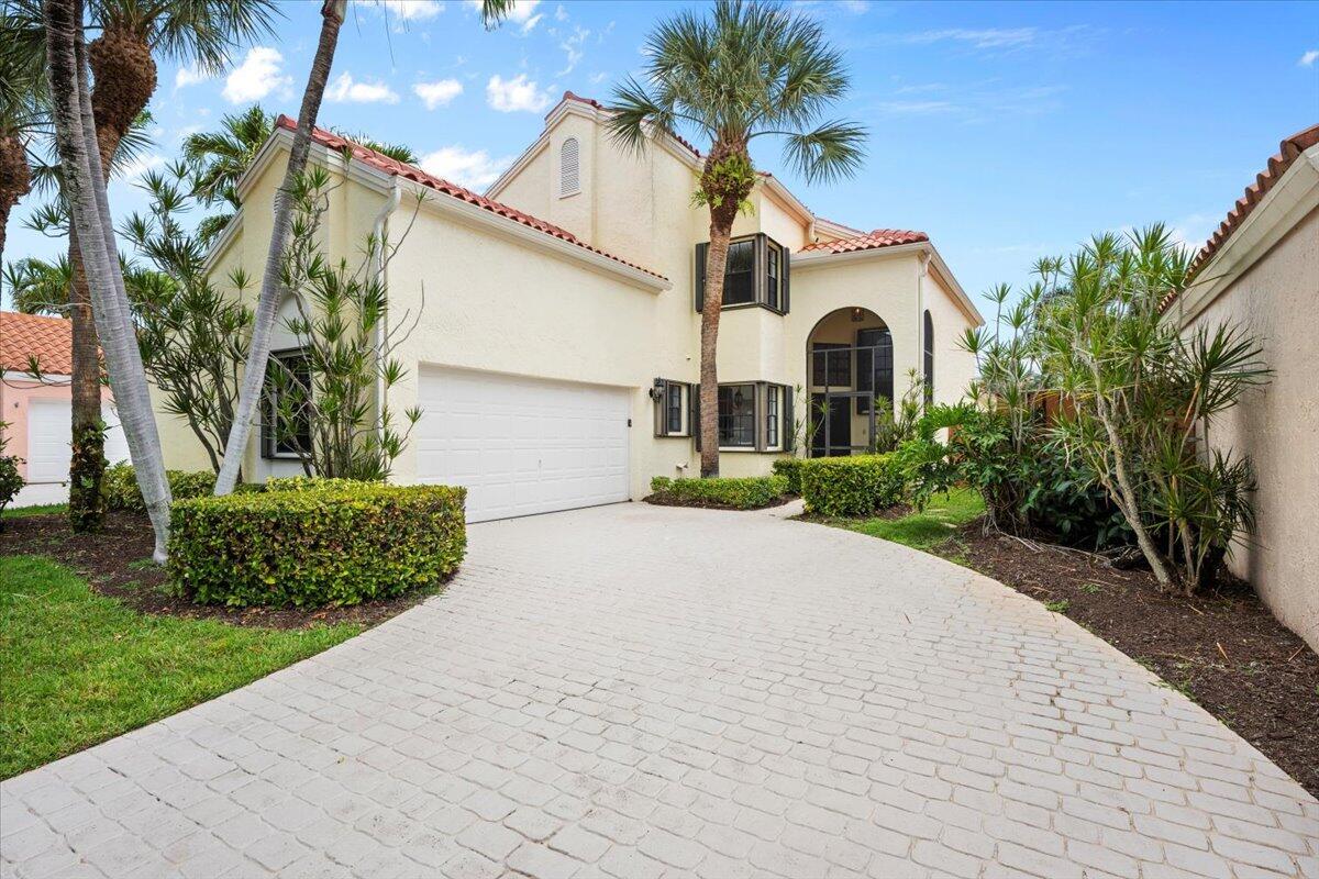 2518 La Lique Circle