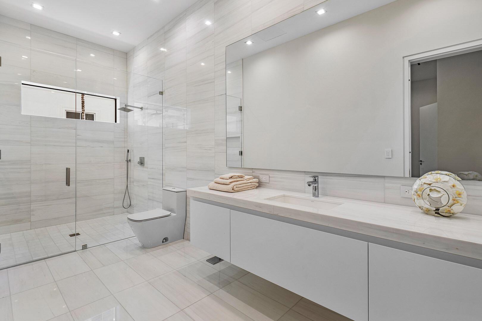 ROYAL PALM YACHT & COUNTR - Residential