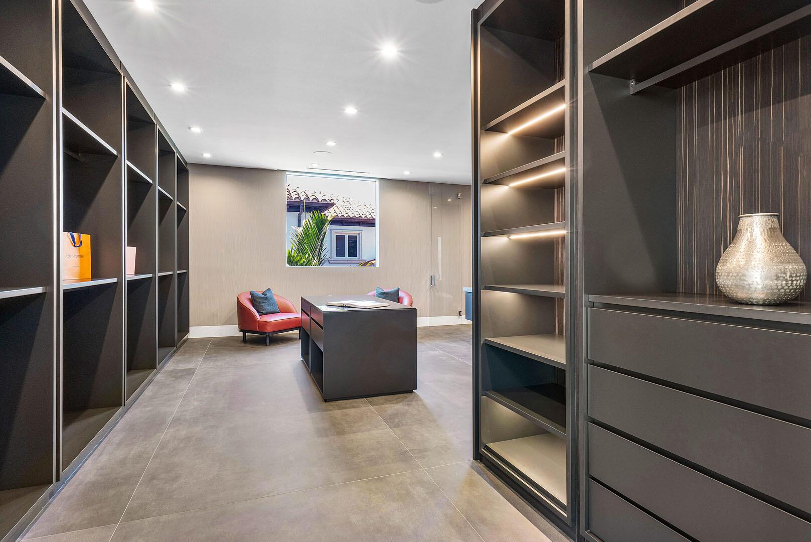 ROYAL PALM YACHT & COUNTR - Residential