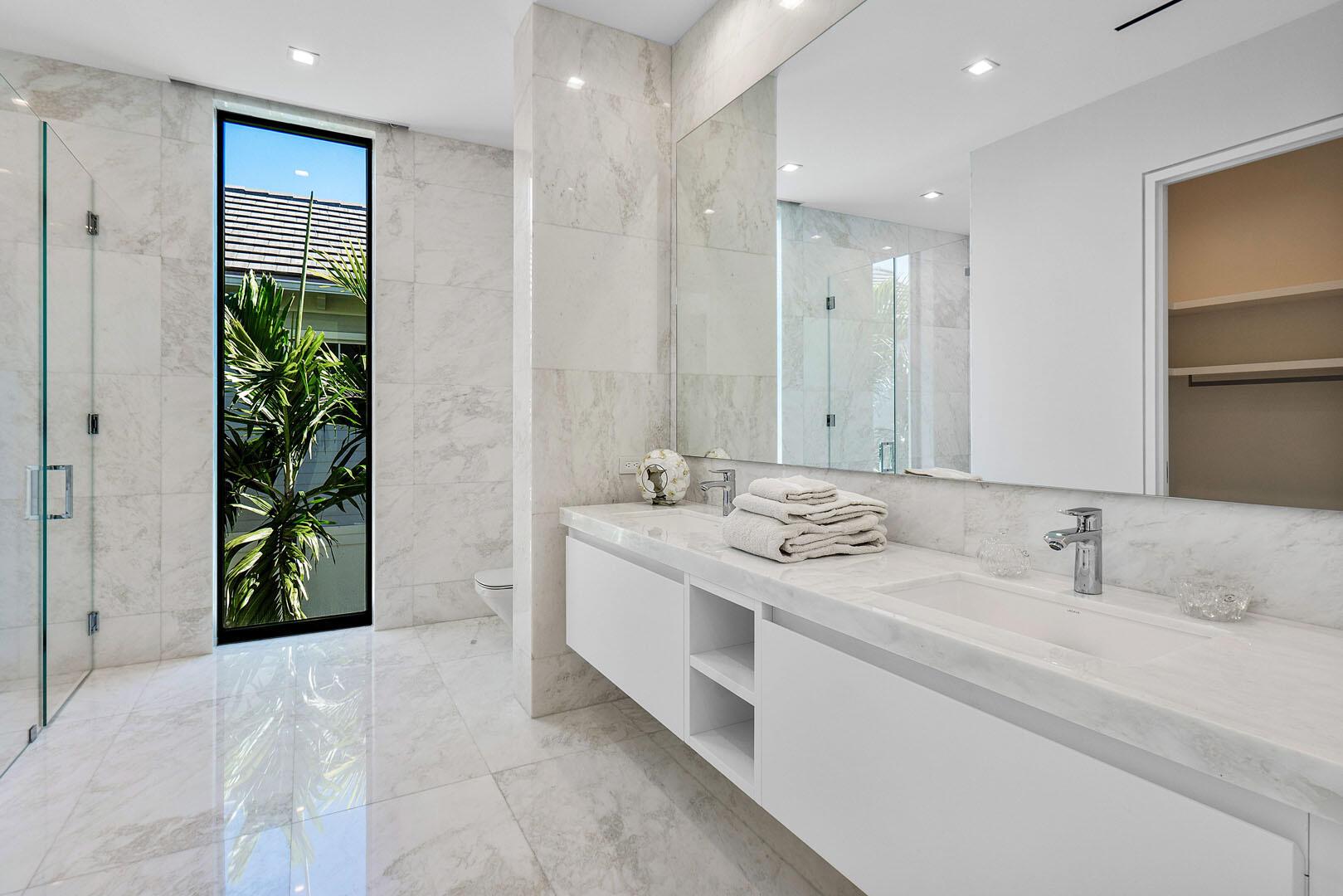 ROYAL PALM YACHT & COUNTR - Residential