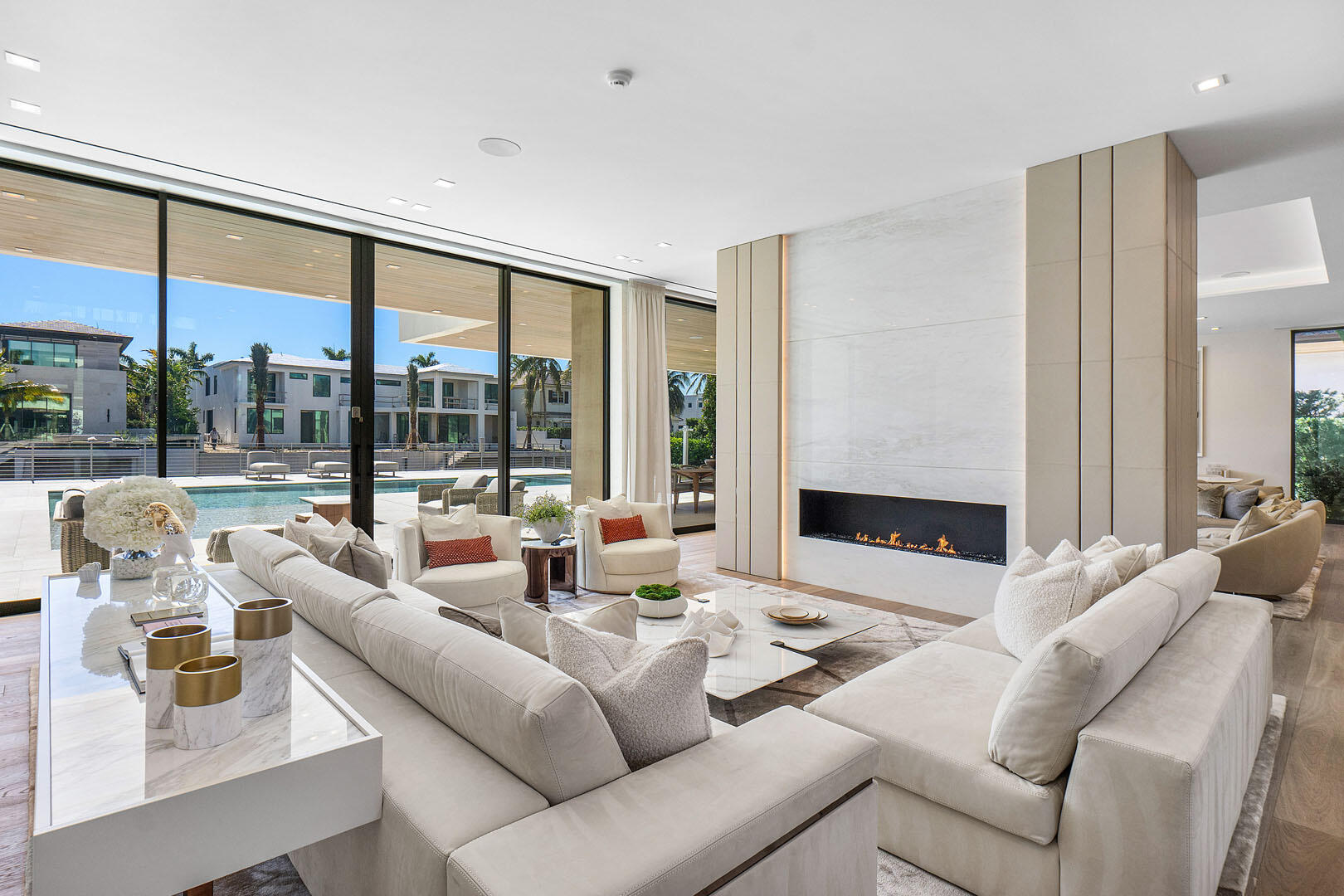 ROYAL PALM YACHT & COUNTR - Residential