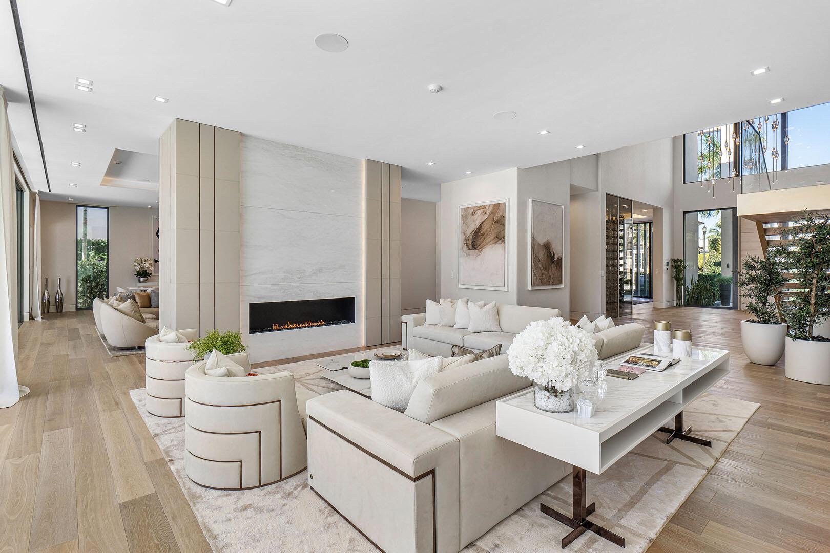 ROYAL PALM YACHT & COUNTR - Residential