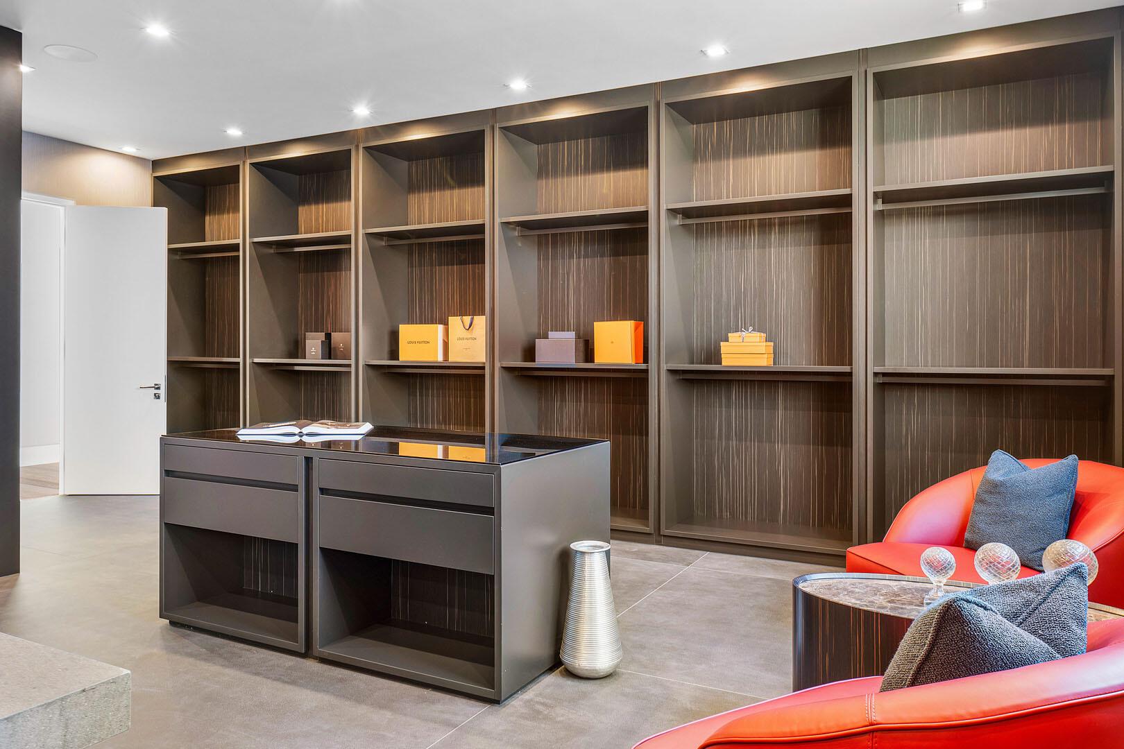 ROYAL PALM YACHT & COUNTR - Residential