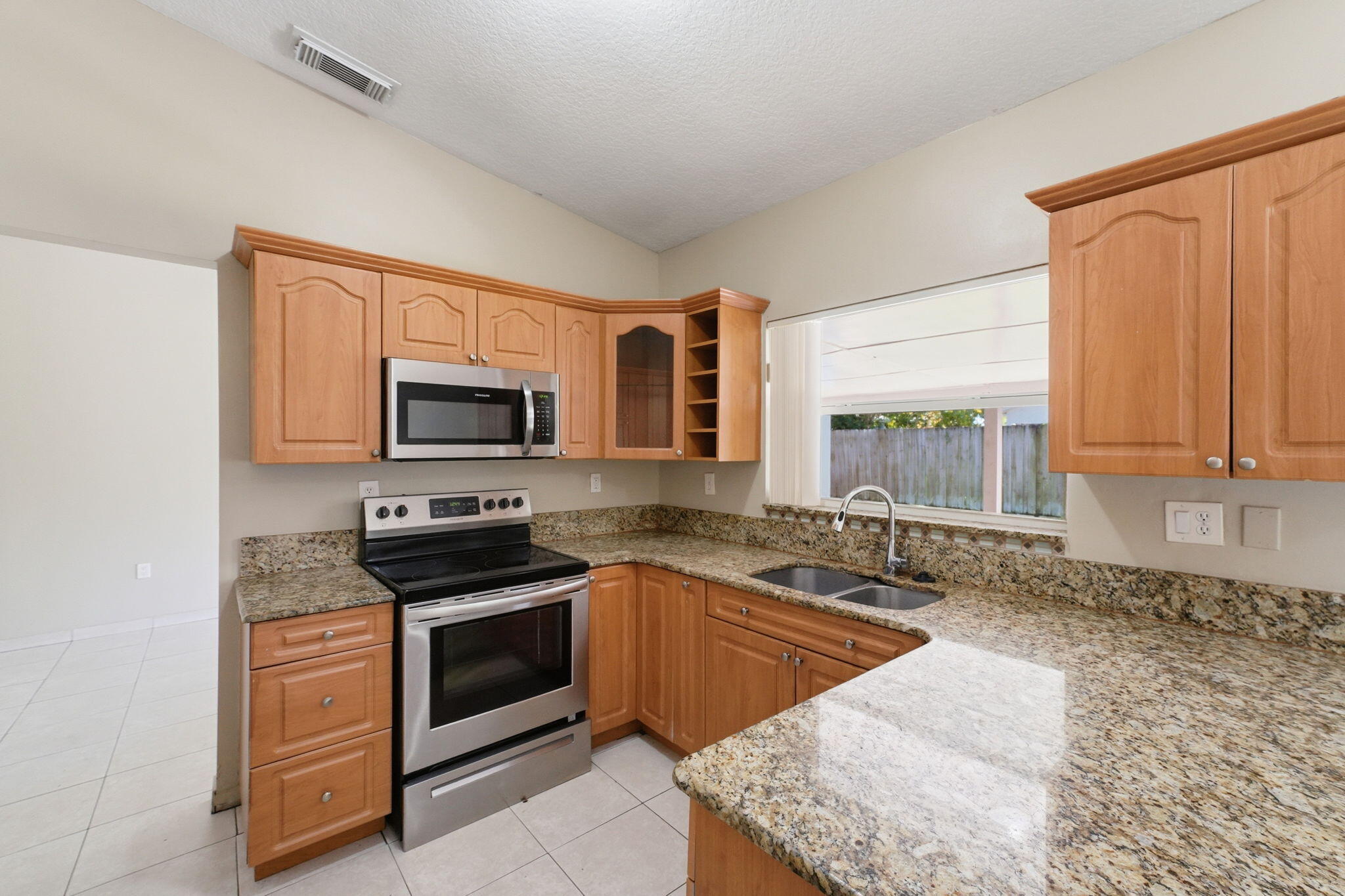 MAJESTIC HOMES - Residential