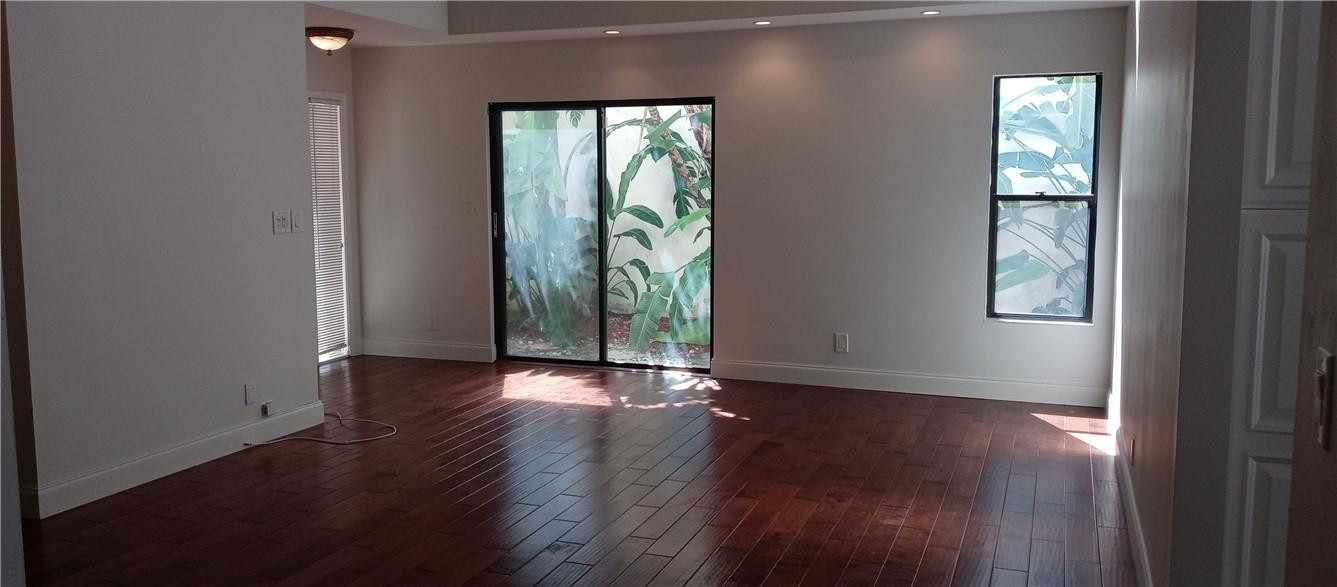 Wimbledon Villas Via Verd - Residential Lease