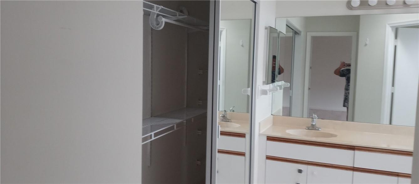 Wimbledon Villas Via Verd - Residential Lease