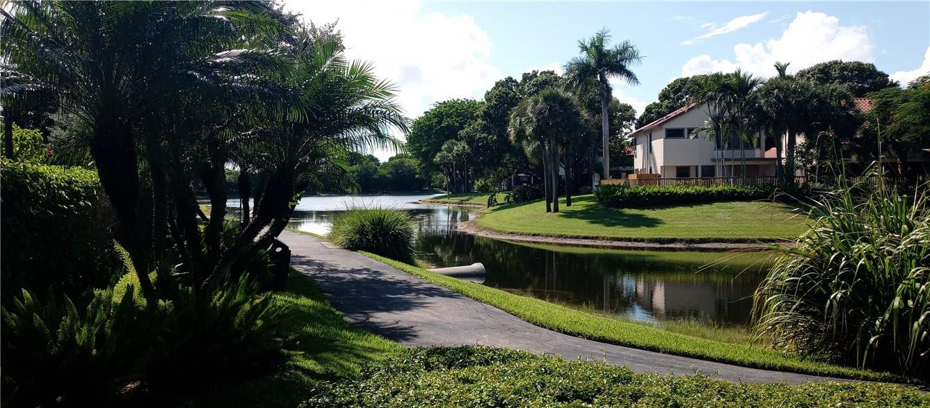 Wimbledon Villas Via Verd - Residential Lease