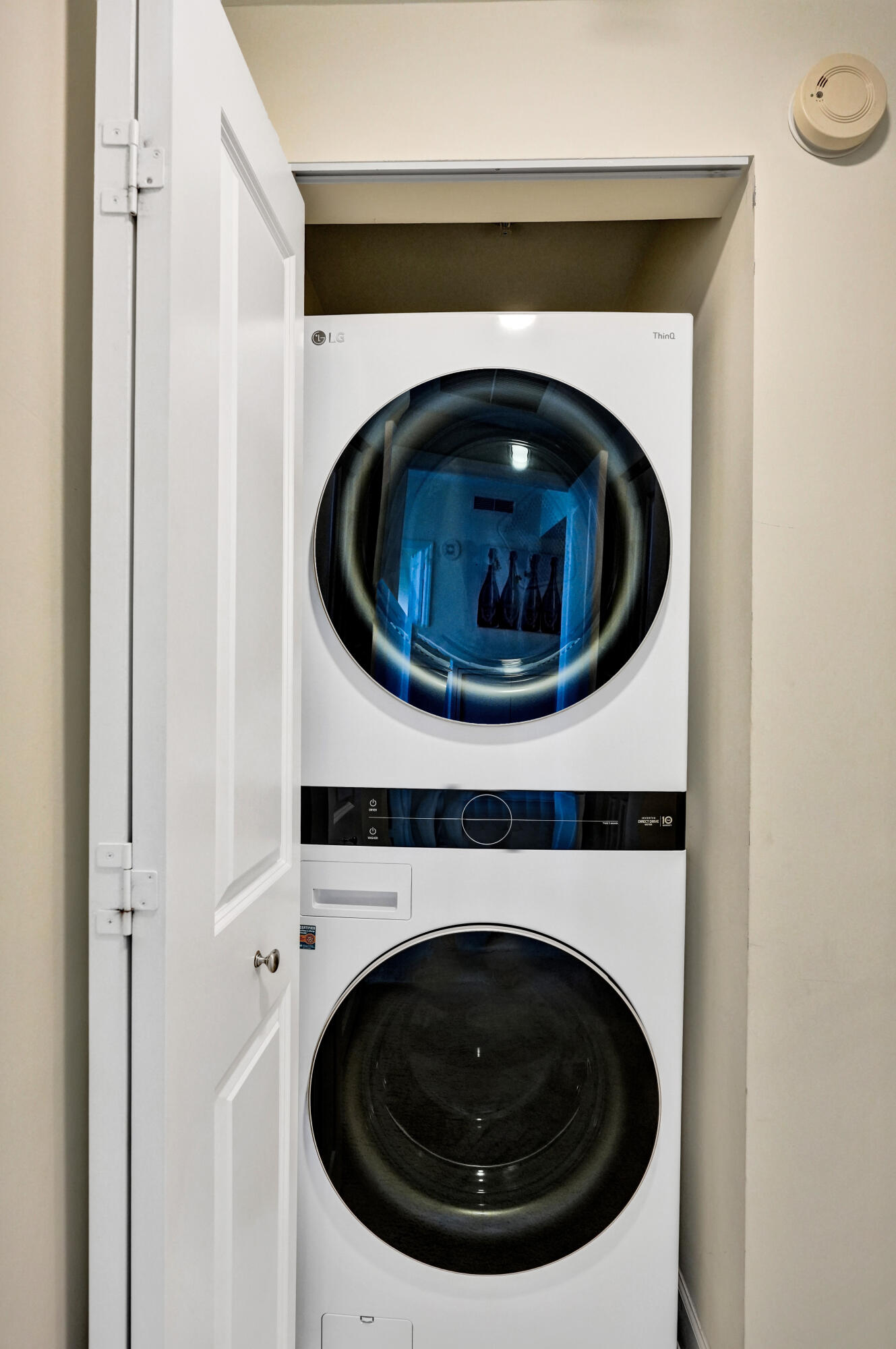 CITY PALMS CONDO - Residential Lease