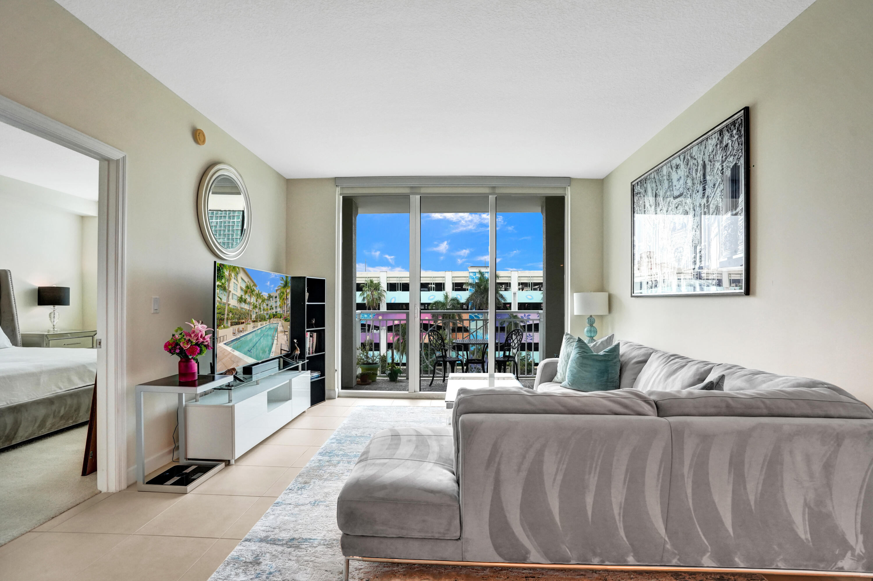 CITY PALMS CONDO - Residential Lease