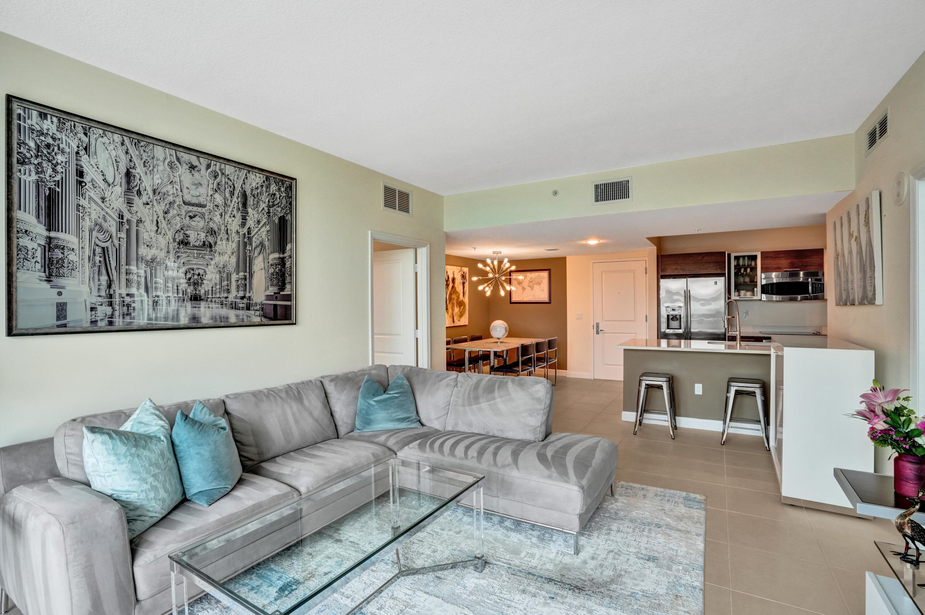 CITY PALMS CONDO - Residential Lease