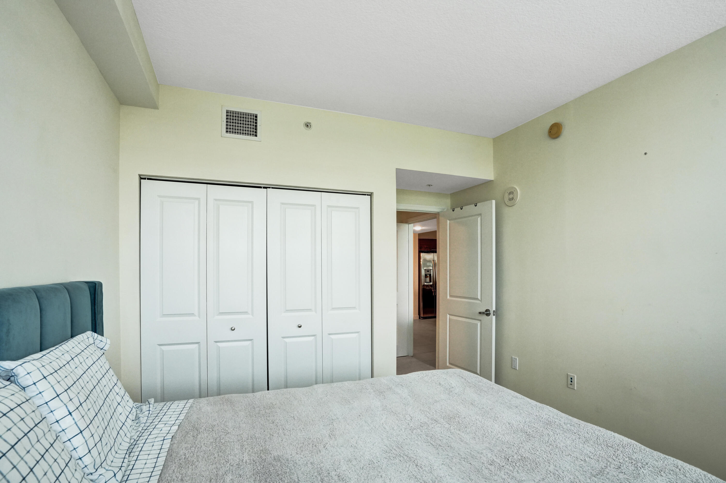 CITY PALMS CONDO - Residential Lease