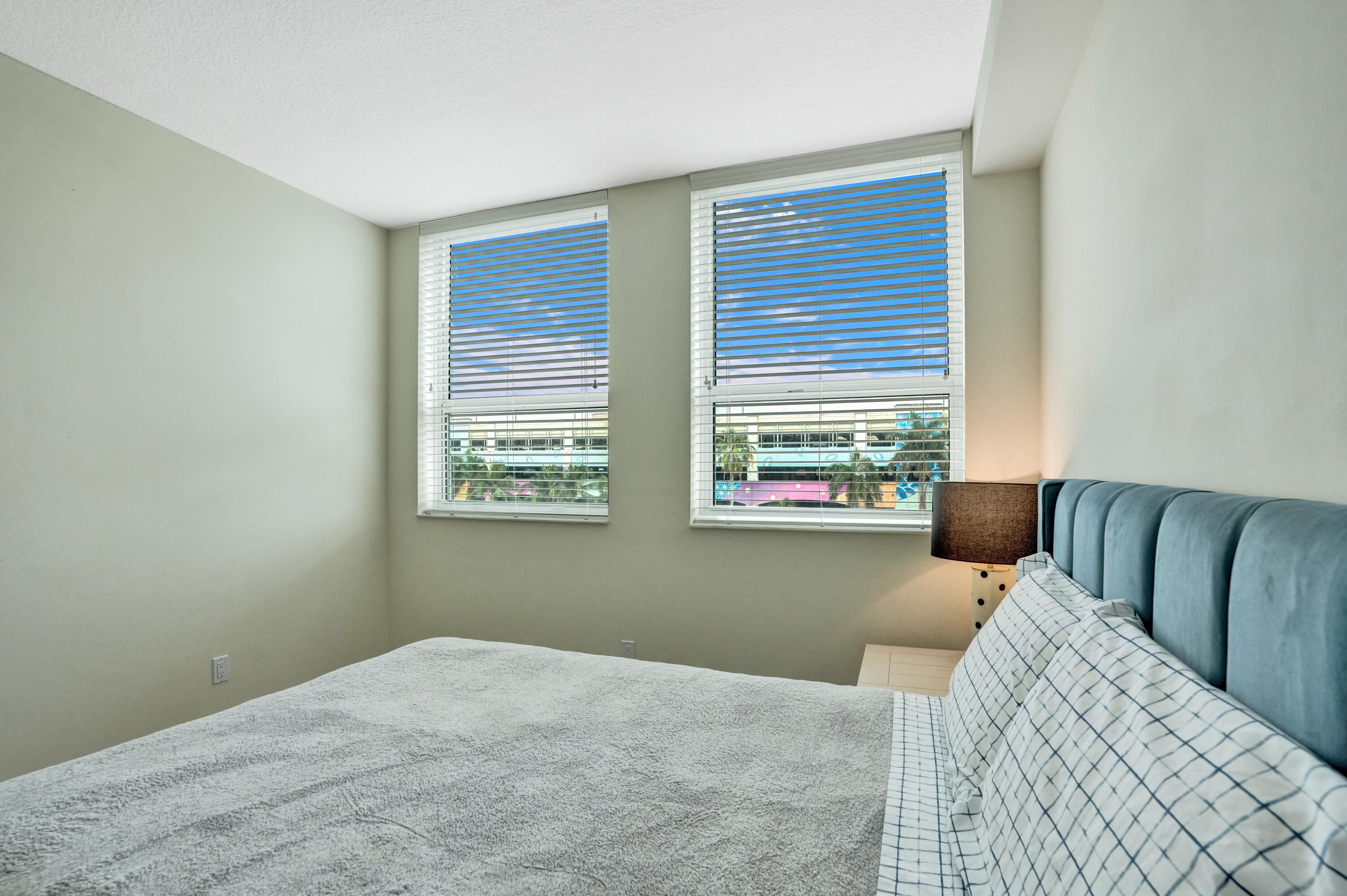 CITY PALMS CONDO - Residential Lease