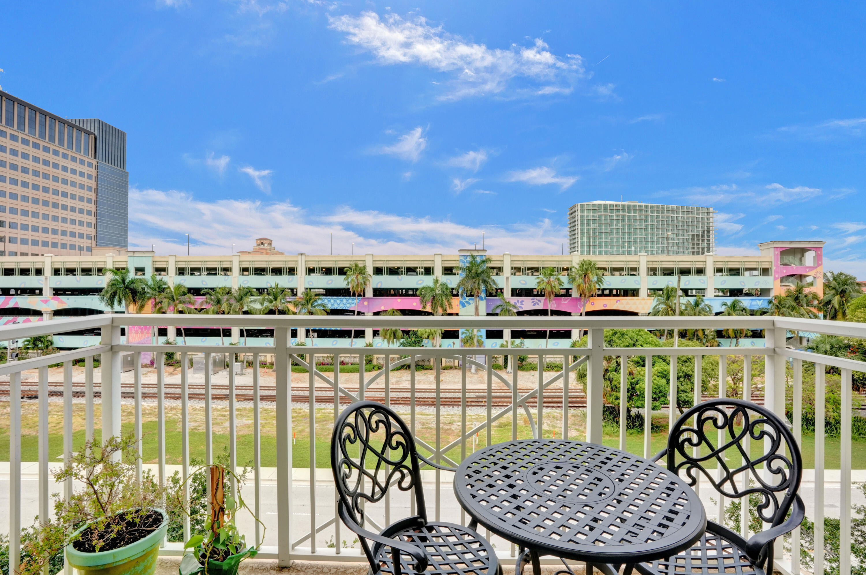 CITY PALMS CONDO - Residential Lease