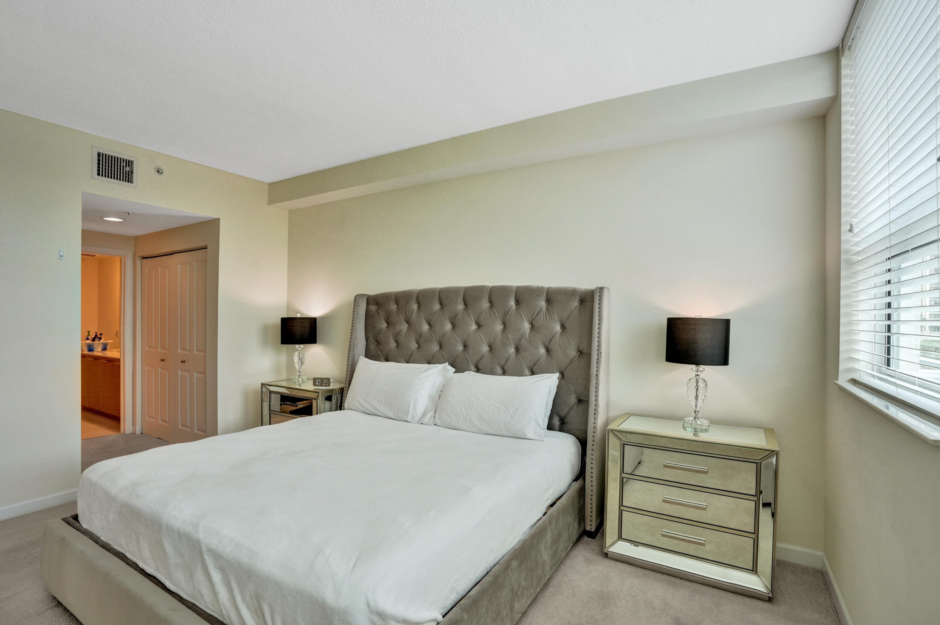 CITY PALMS CONDO - Residential Lease