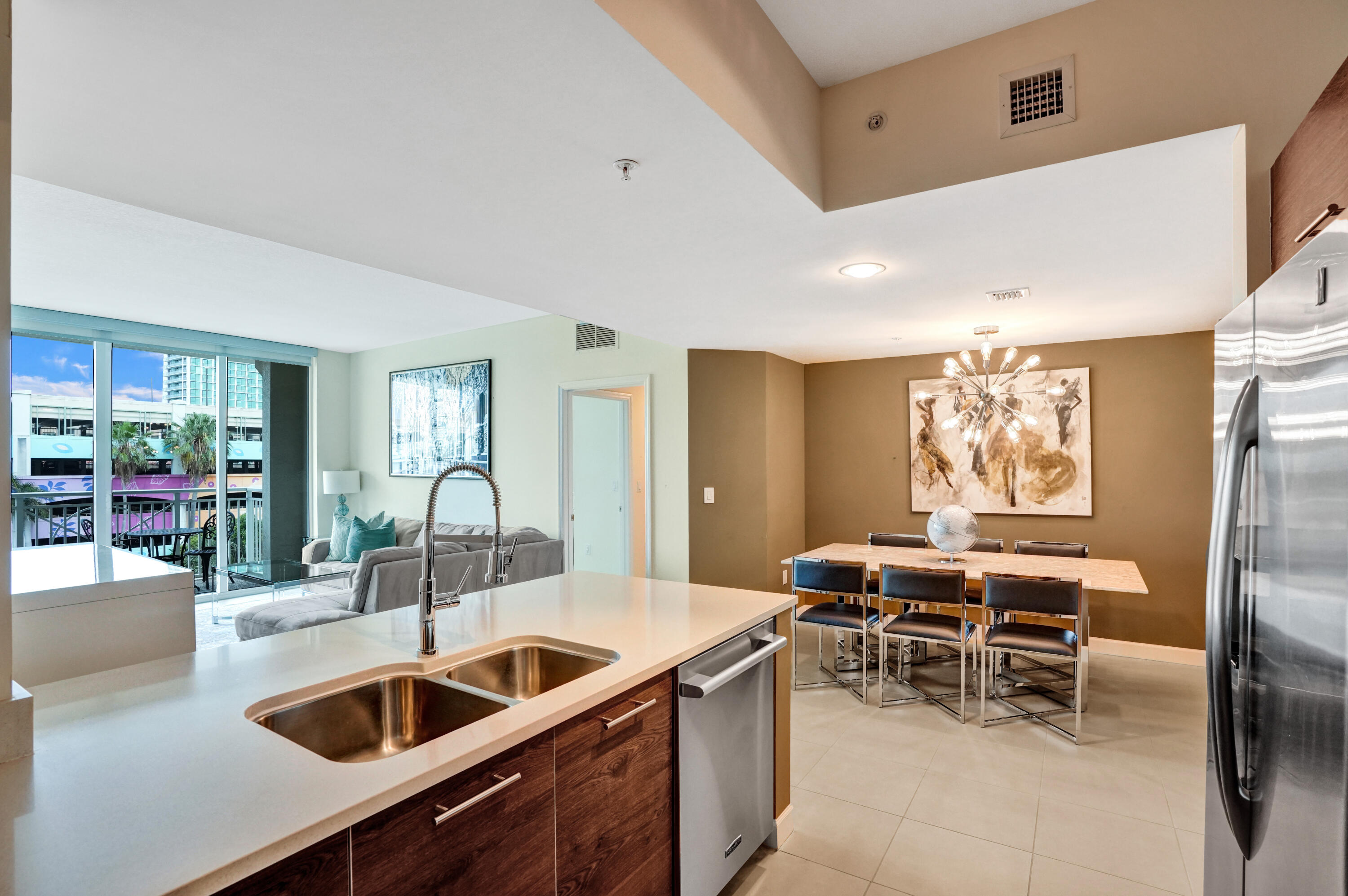 CITY PALMS CONDO - Residential Lease