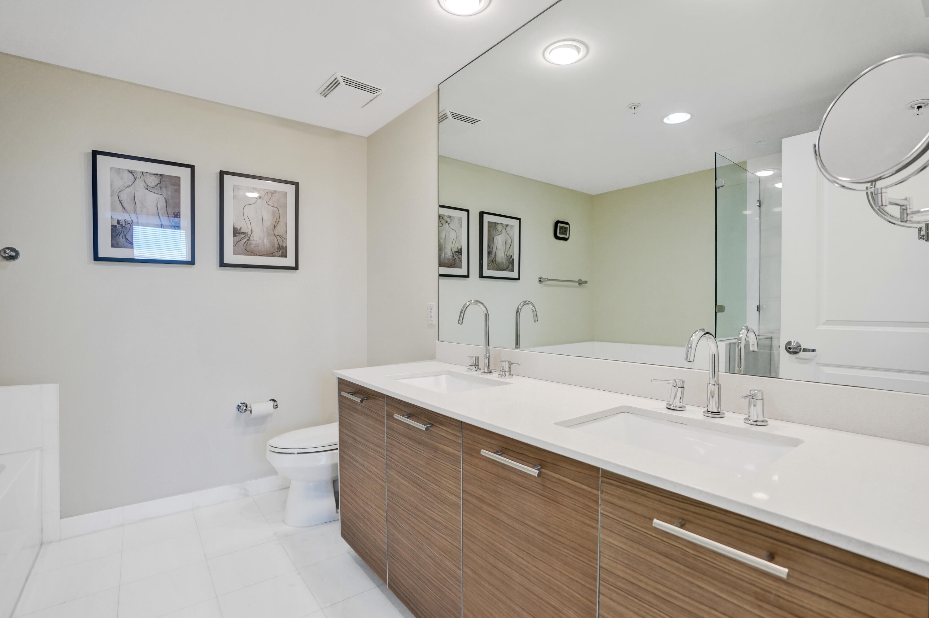 CITY PALMS CONDO - Residential Lease