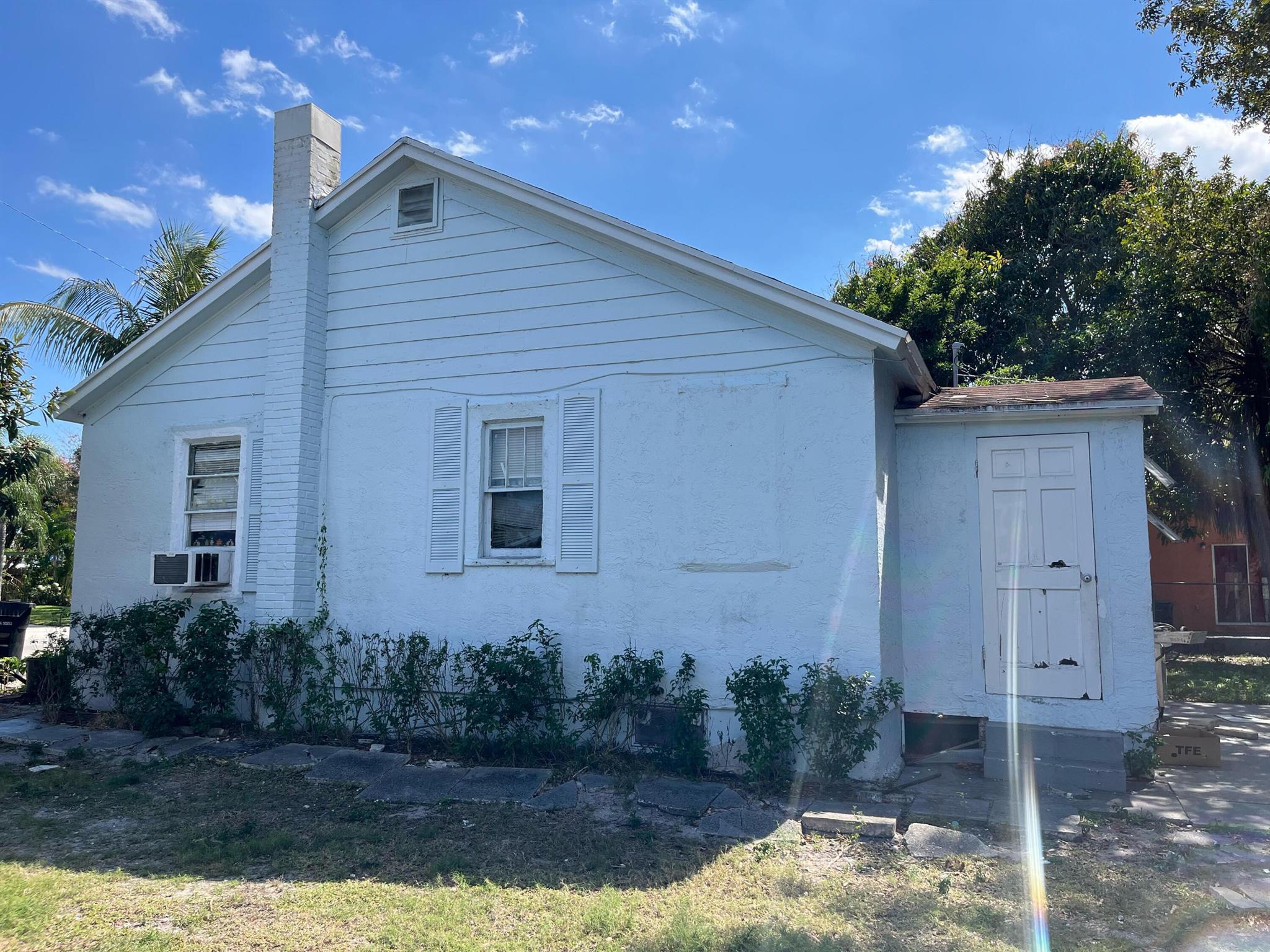 LAKE WORTH TOWN OF - Residential Income