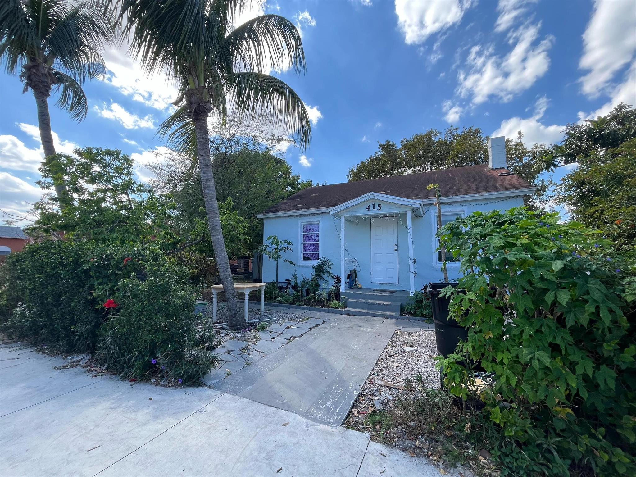 DUPLEX- !!!!!!!Great Investment Opportunity in the Heart of Lake Worth Beach!This property consists of two freestanding homes on a large, oversized lot with private parking. The location is ideal, just a short walk to Downtown Lake Worth Beach and Lake Ave, with excellent MU-DIXIE - Mixed Use Dixie Hwy zoning, making it perfect for future development. Close proximity to the Intracoastal Waterway, beaches, restaurants, shopping, airports, and I-95.