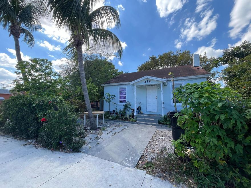 DUPLEX- !!!!!!!Great Investment Opportunity in the Heart of Lake Worth Beach!This property consists of two freestanding homes on a large, oversized lot with private parking. The location is ideal, just a short walk to Downtown Lake Worth Beach and Lake Ave, with excellent MU-DIXIE - Mixed Use Dixie Hwy zoning, making it perfect for future development. Close proximity to the Intracoastal Waterway, beaches, restaurants, shopping, airports, and I-95.