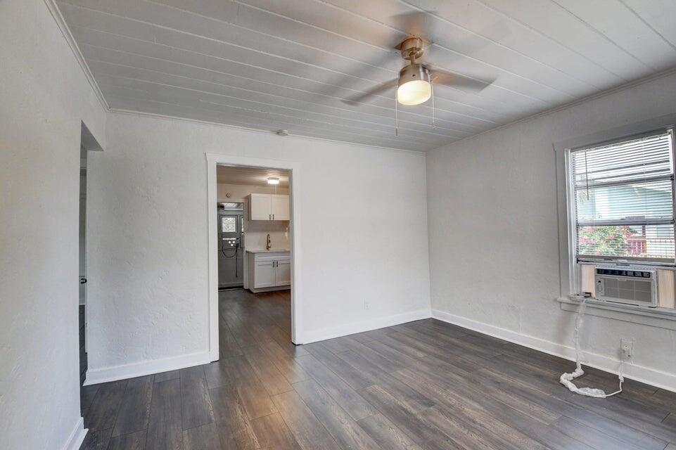 LAKE WORTH TOWN OF - Residential Income