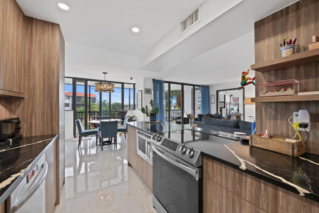Photo of 800 Jeffery Street #307, Boca Raton, FL 33487 (MLS # B26090008)