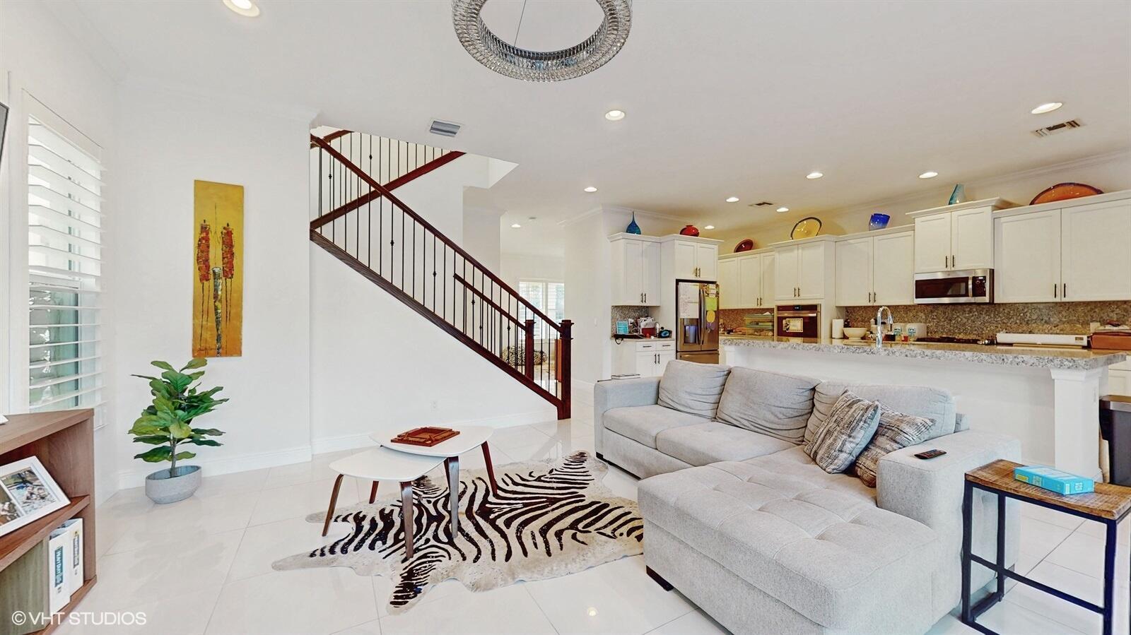 2098 Dickens Terrace