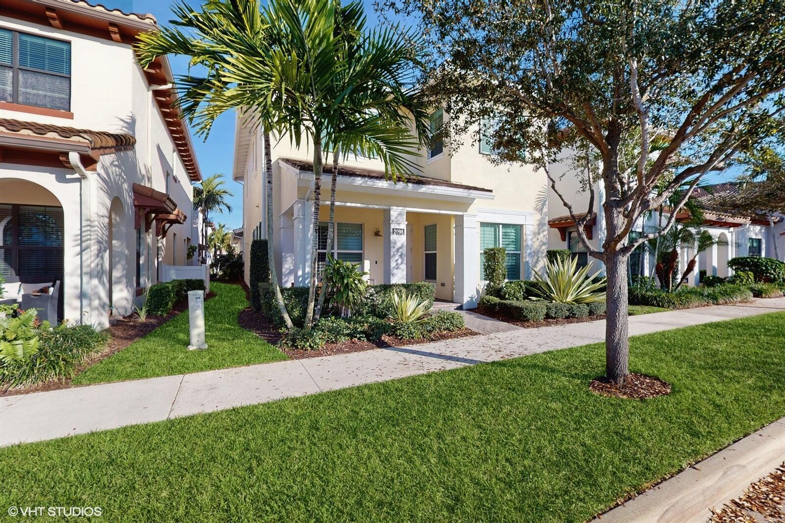 2098 Dickens Terrace