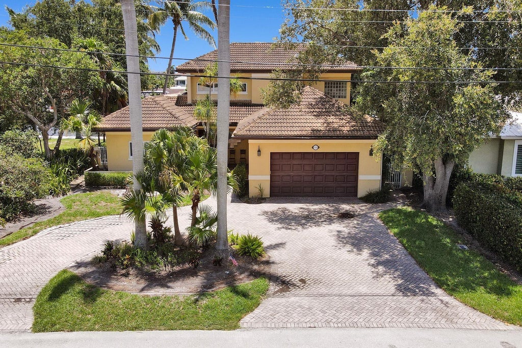 Photo of 2484 SE 12th Street, Pompano Beach, FL 33062 (MLS # F10450629)