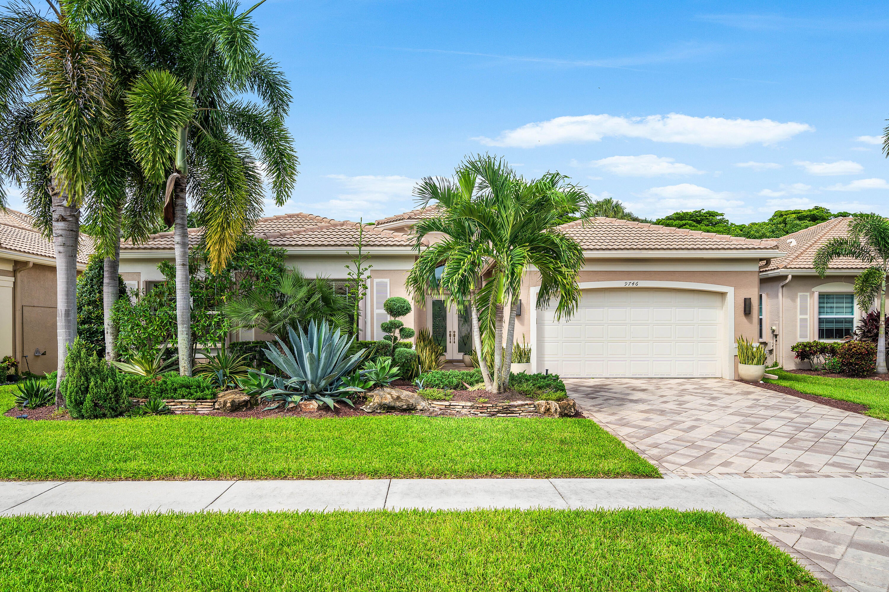 Properties | Stephanie Kaufman 9746 Dovetree Isle Drive