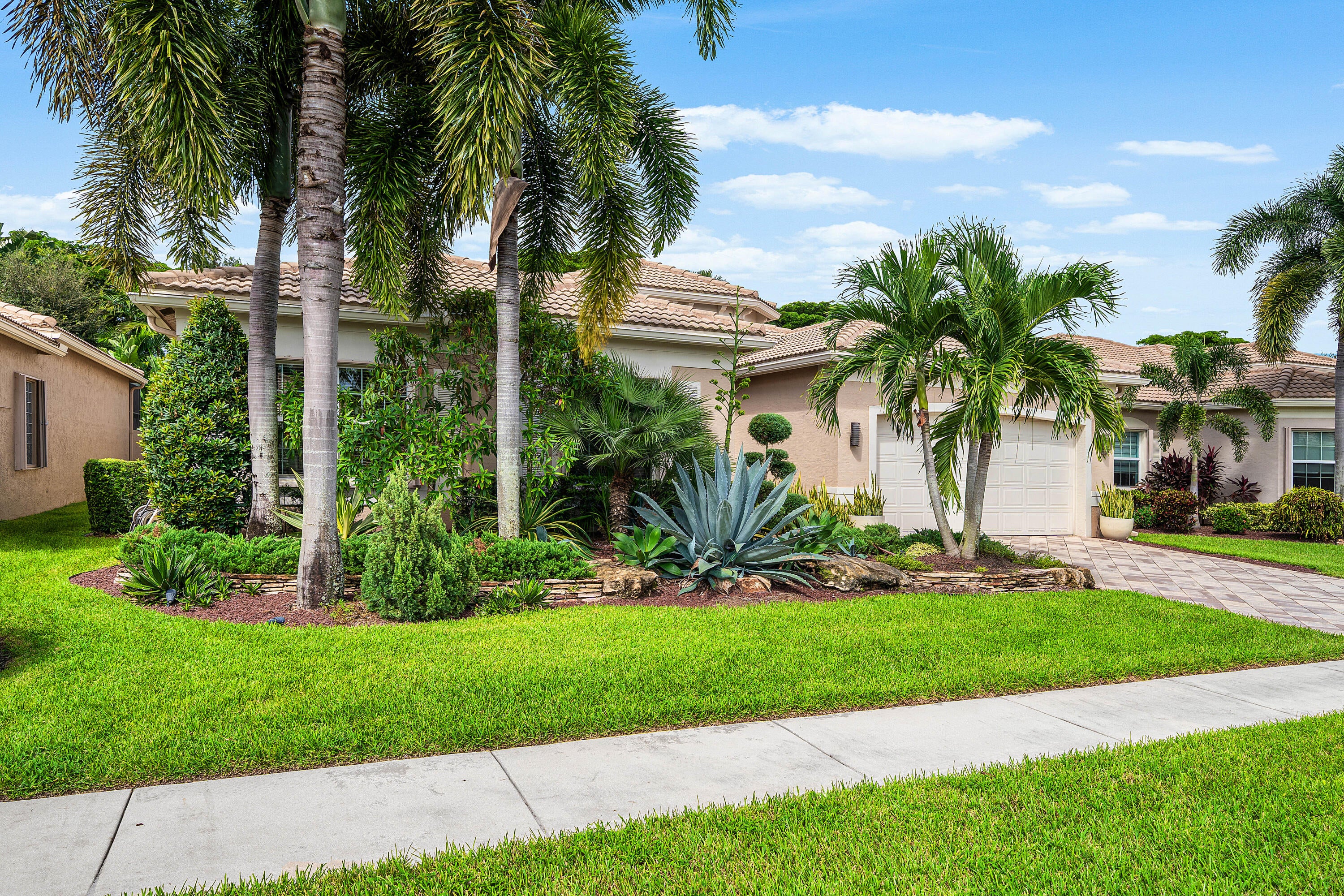 Properties | Stephanie Kaufman 9746 Dovetree Isle Drive