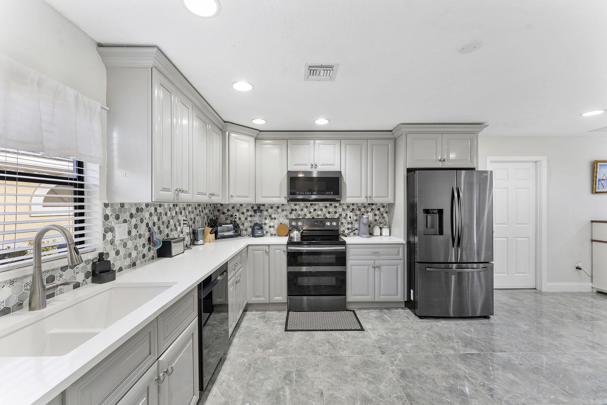 8103 COVINGTON Court