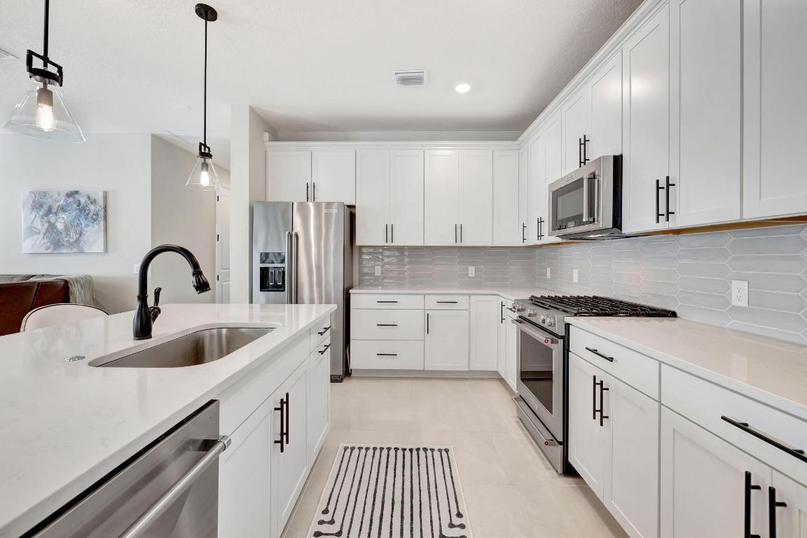 WINDSONG ESTATES - Residential