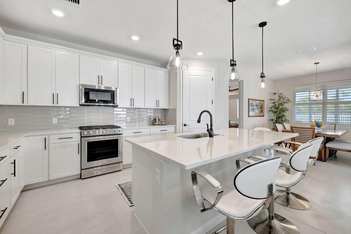 WINDSONG ESTATES - Residential