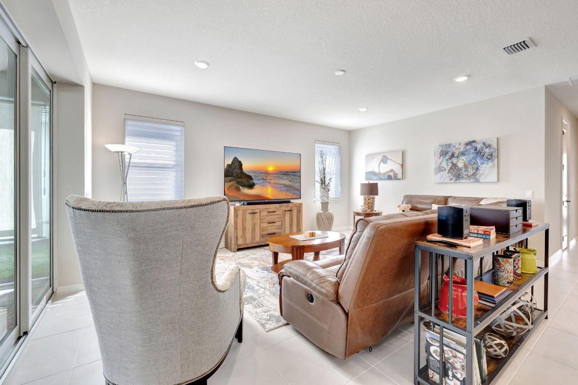 WINDSONG ESTATES - Residential