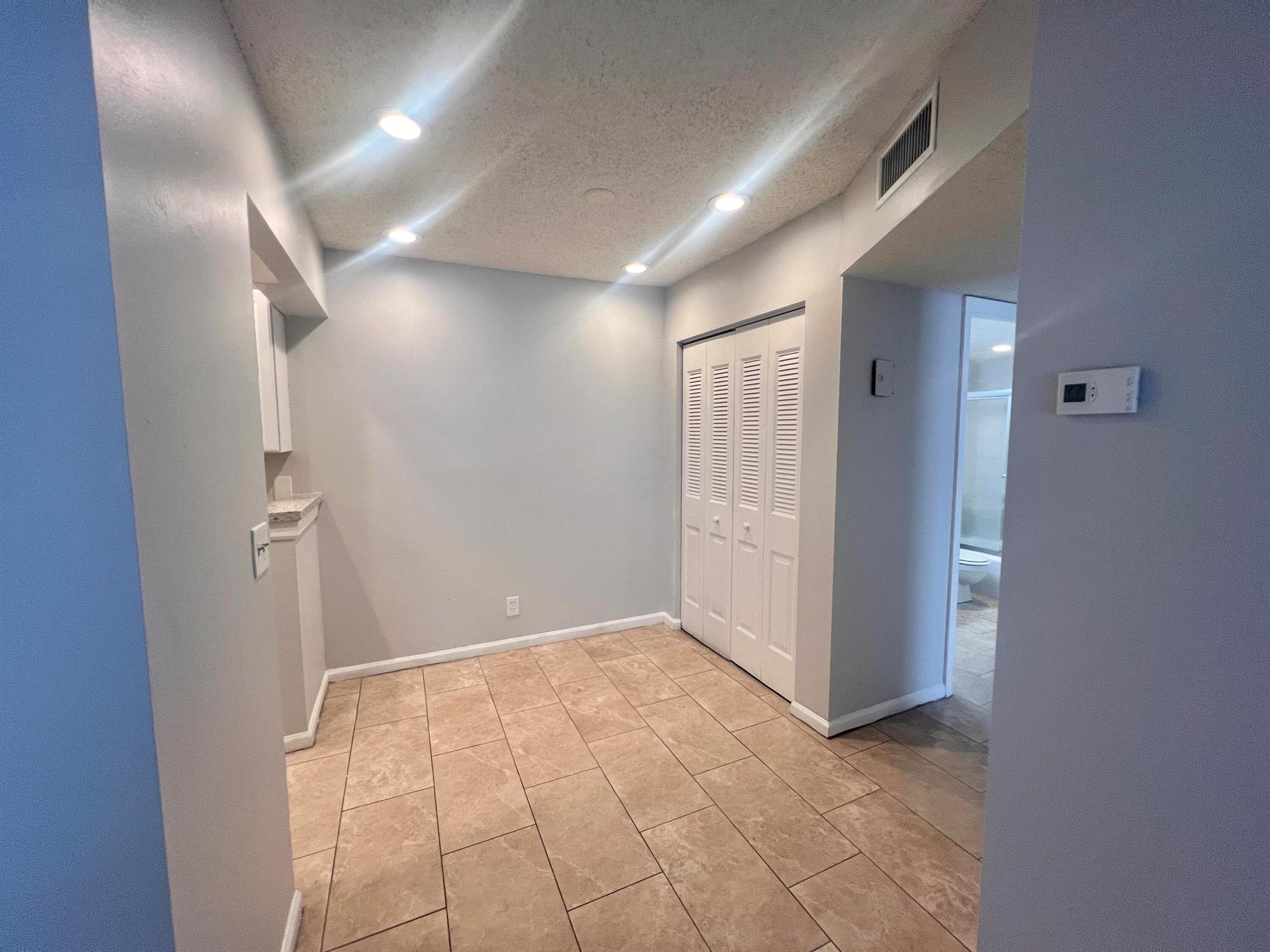 CROSS CREEK CONDO - Residential Lease