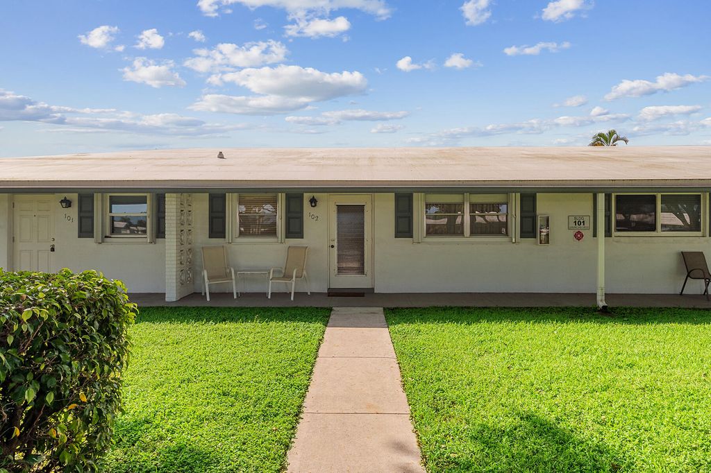 Photo of 101 Leisure Lake Circle #102, Boynton Beach, FL 33426 (MLS # R11136886)