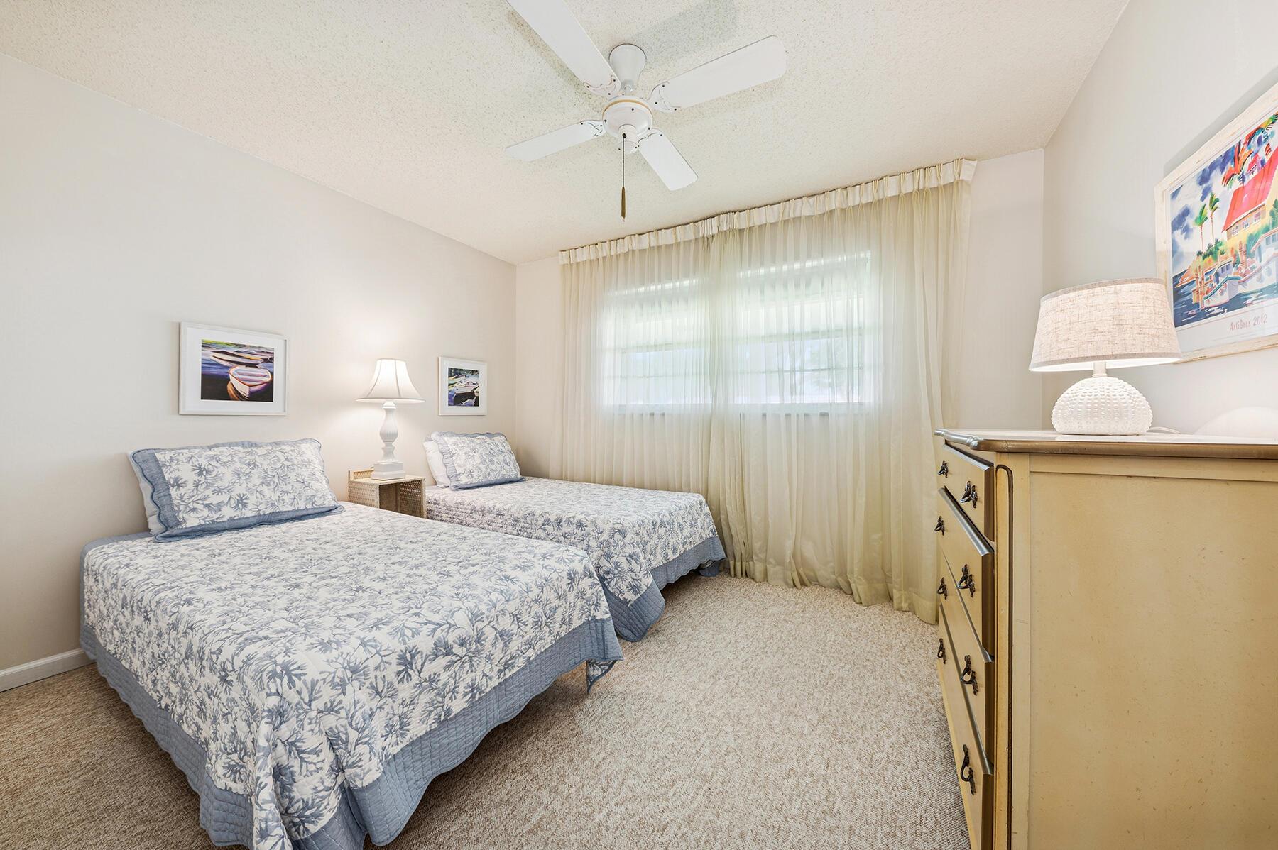 LEISURE LAKE CIRCLE CONDO - Residential