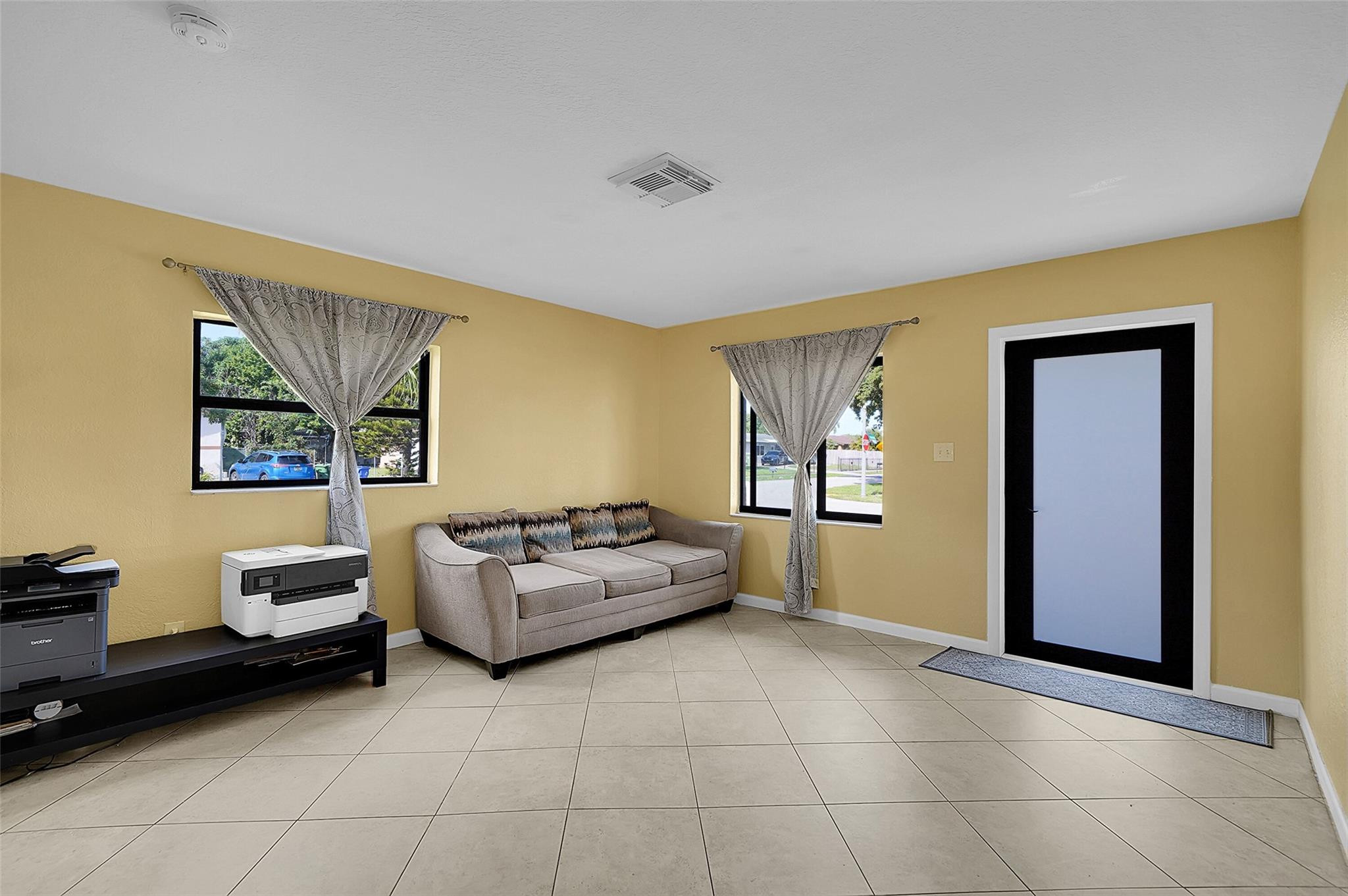 ROYAL PALMS PARK - Residential