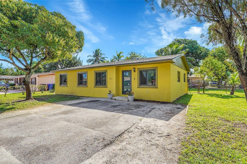 Photo of 2870 NW 22nd Street, Fort Lauderdale, FL 33311 (MLS # B26015746)