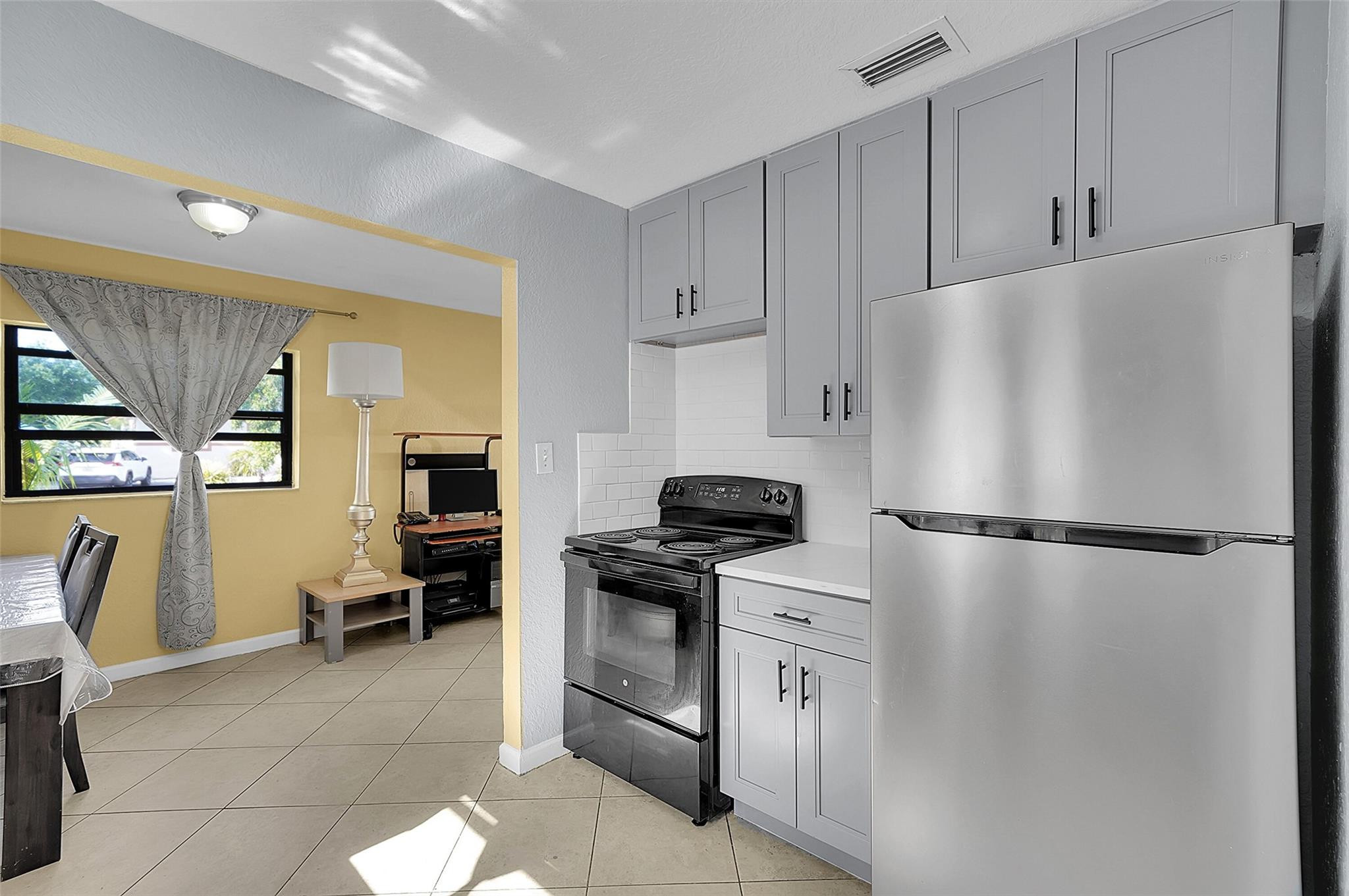 ROYAL PALMS PARK - Residential