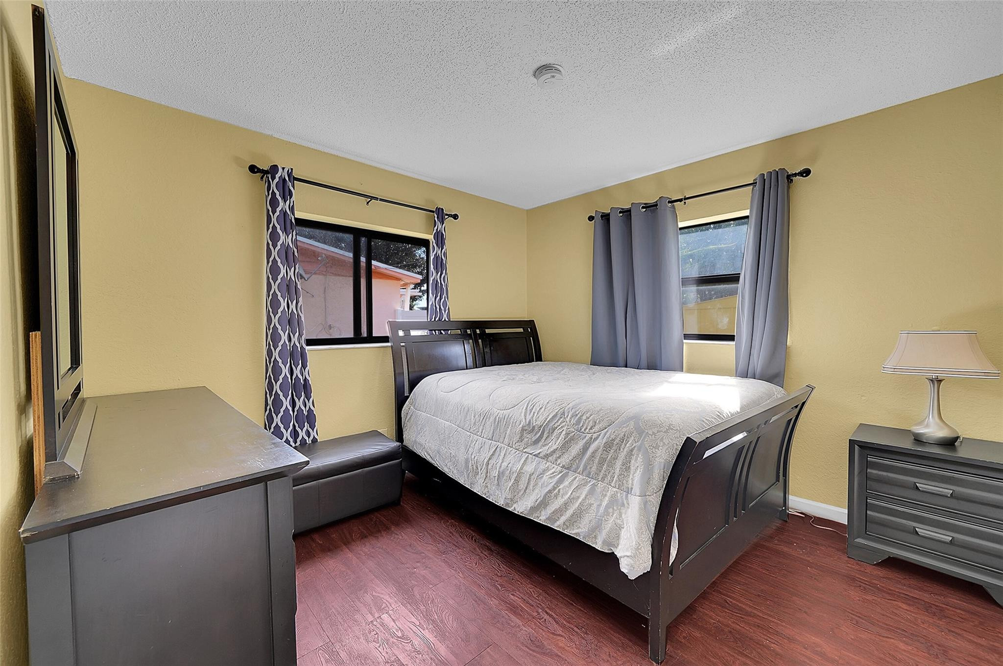 ROYAL PALMS PARK - Residential